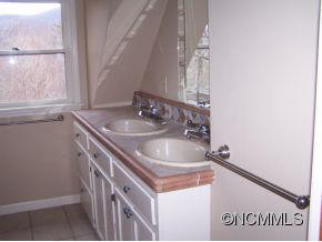741 Screech Owl Hollow Burnsville NC 28714
