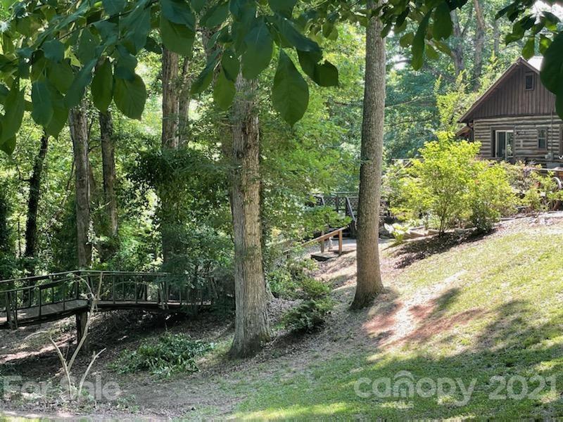 20 Deavermont Circle Asheville NC 28806