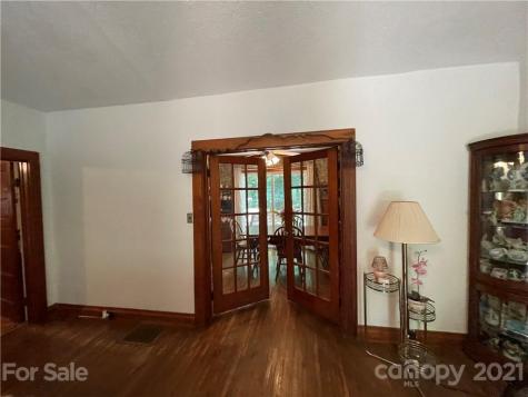 20 Deavermont Circle Asheville NC 28806