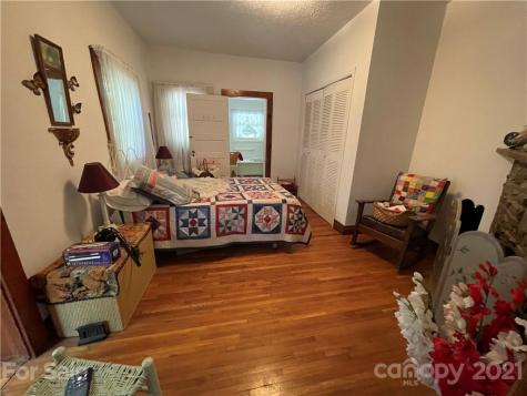 20 Deavermont Circle Asheville NC 28806