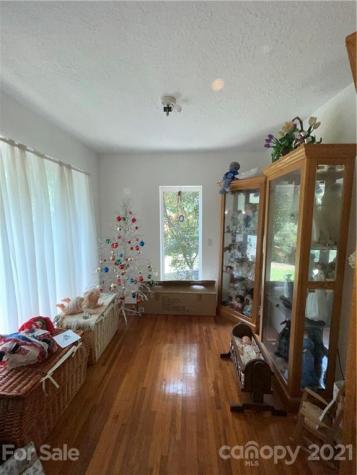 20 Deavermont Circle Asheville NC 28806