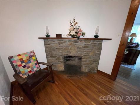 20 Deavermont Circle Asheville NC 28806