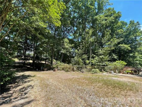 20 Deavermont Circle Asheville NC 28806