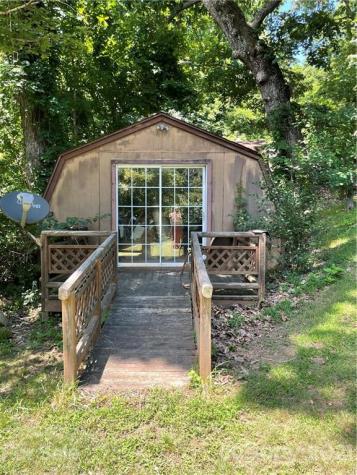 20 Deavermont Circle Asheville NC 28806