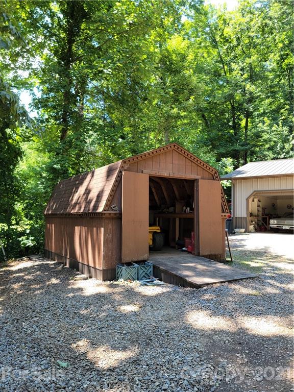 20 Deavermont Circle Asheville NC 28806