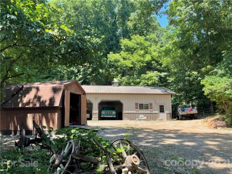 20 Deavermont Circle Asheville NC 28806