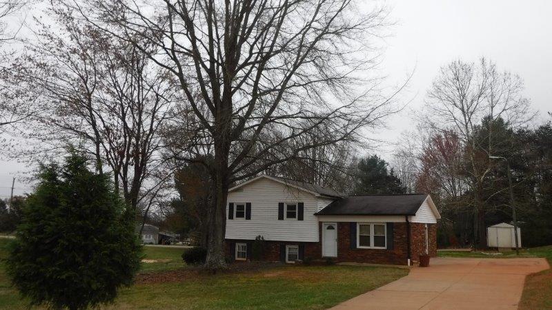 5569 Hillside Court Hickory NC 28602