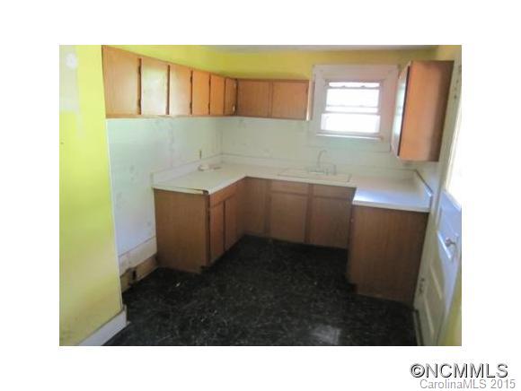 29 Oak Hill Circle Asheville NC 28806