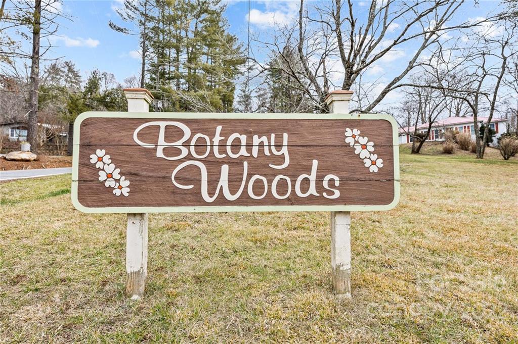 24 Botany Drive Asheville NC 28805
