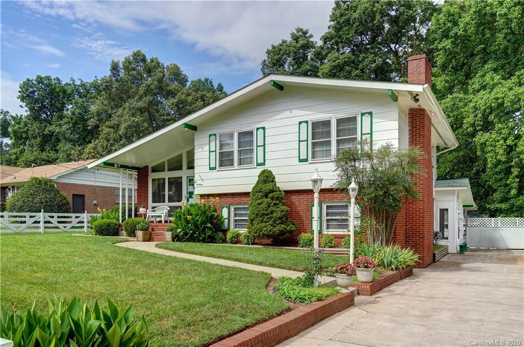 1609 Grovewood Drive Charlotte NC 28208