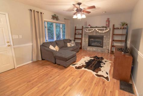 48 Cairnes Circle Canton NC 28716