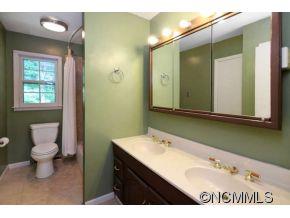 4 Jett Court Asheville NC 28806
