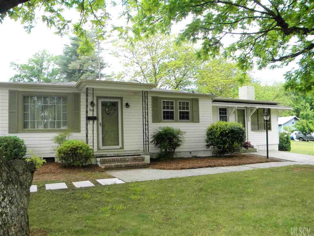 944 14th Street SE Hickory NC 28602