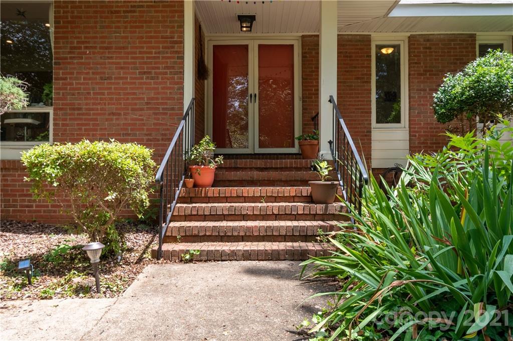 1903 Bonnie Lane Charlotte NC 28213
