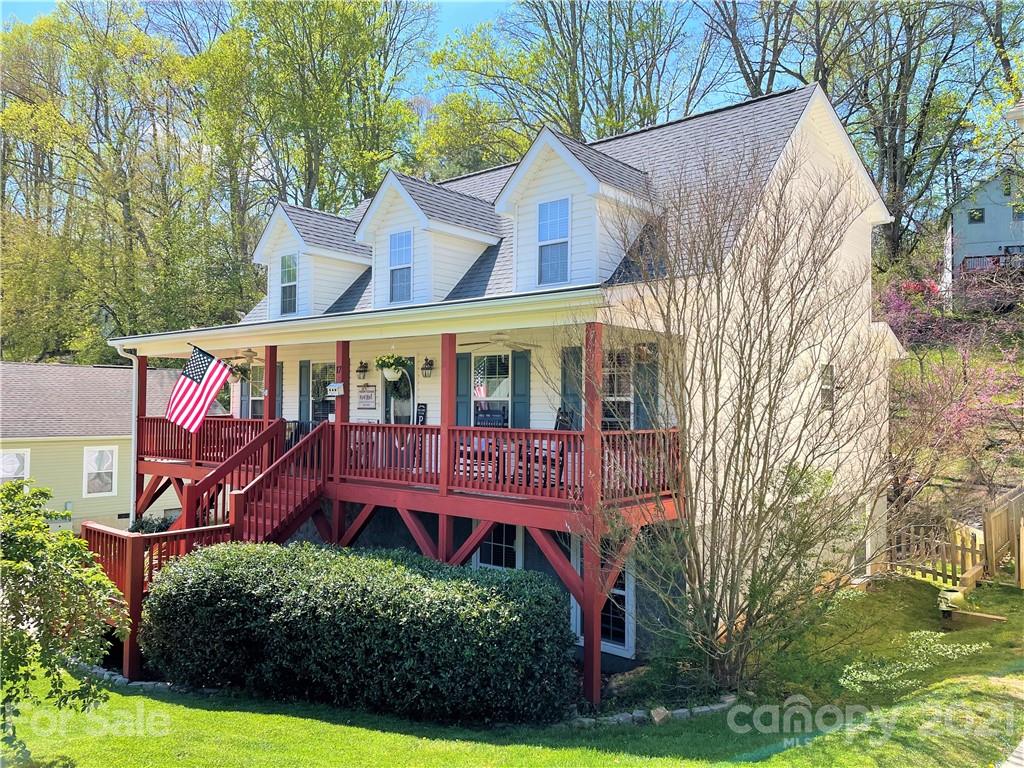 17 Grove Garden Avenue Candler NC 28715