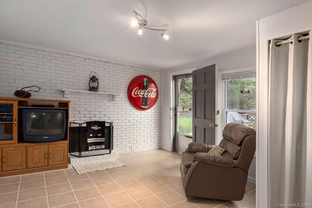 27 Mcdade Street Asheville NC 28806