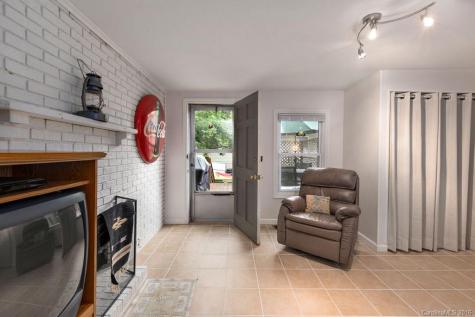 27 Mcdade Street Asheville NC 28806