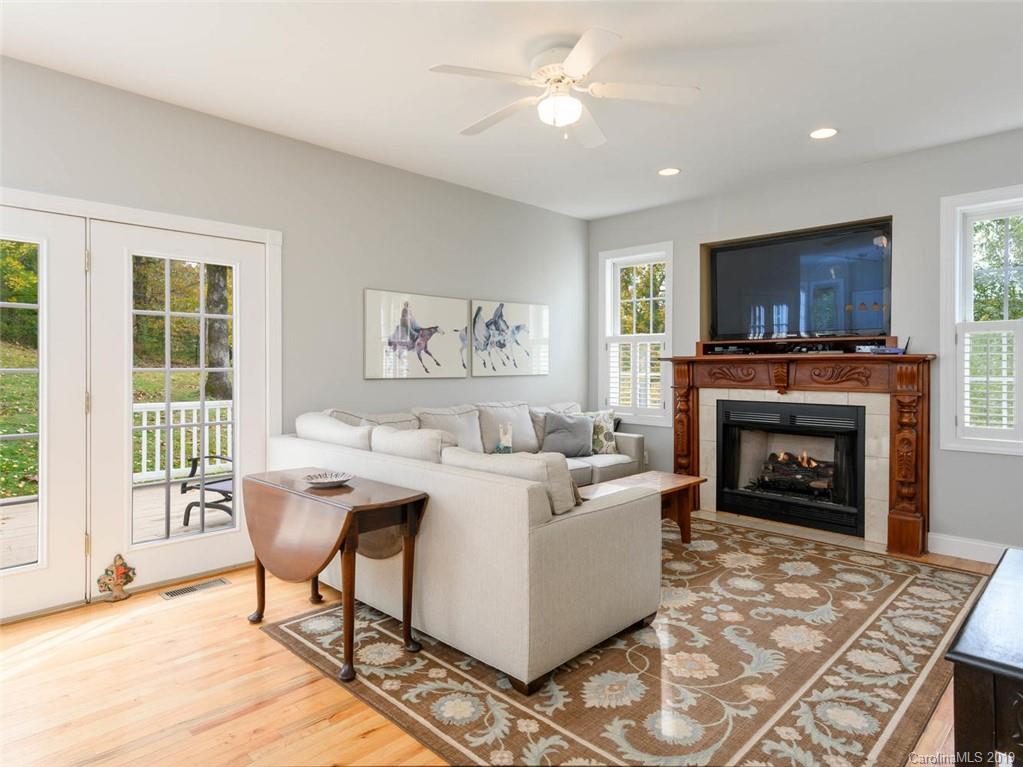 4 Whitetail Drive Weaverville NC 28787