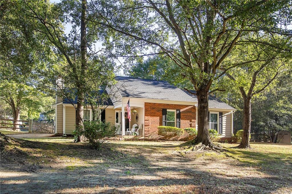 11527 Candlelight Court Charlotte NC 28226