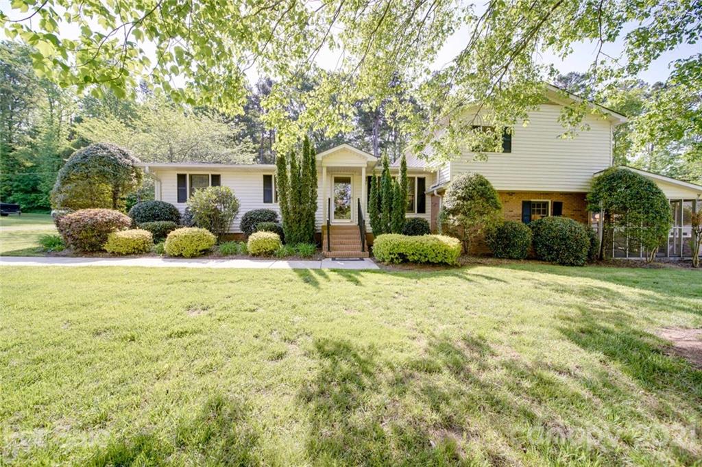 8318 Lawyers Road Charlotte NC 28227