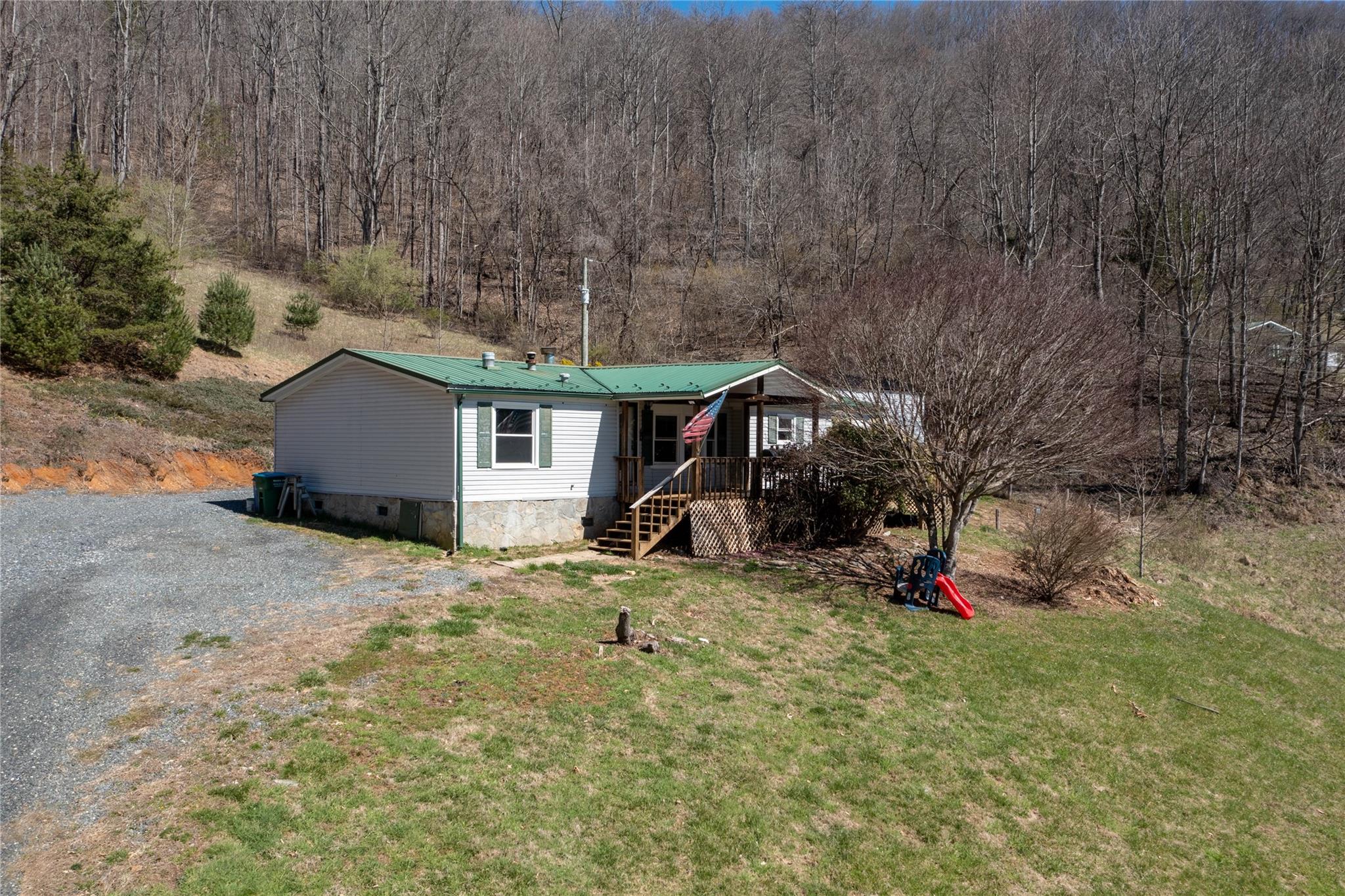 254 Colehearth Hollow Road Bakersville NC 28705