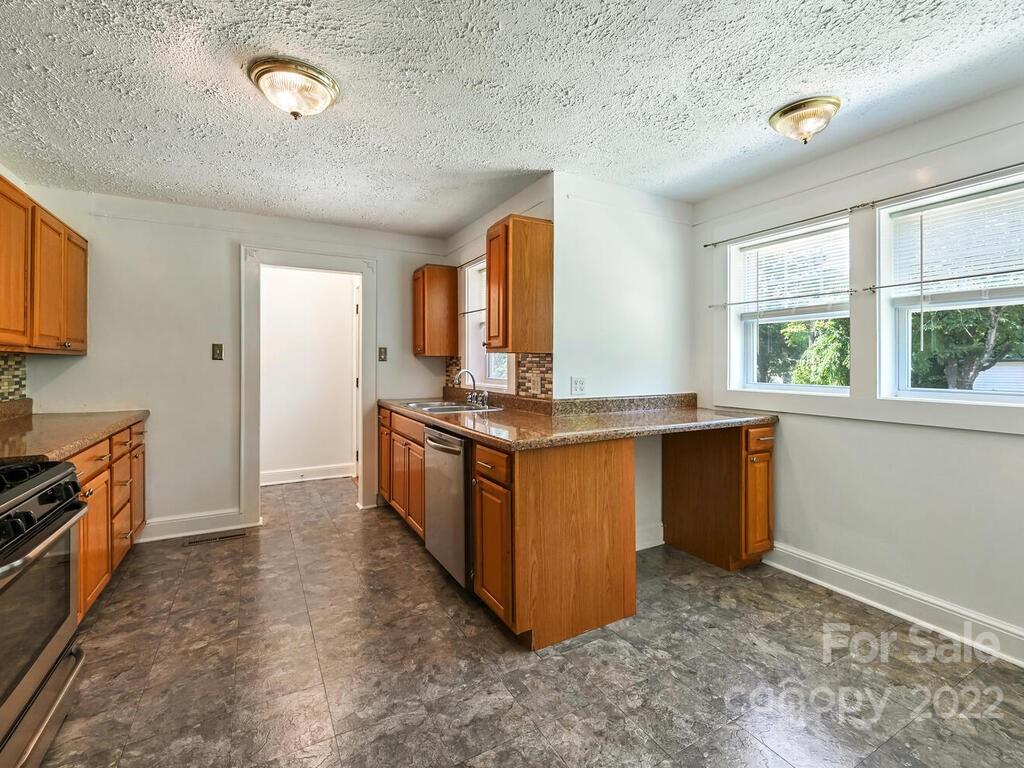 105 E Charleston Avenue Swannanoa NC 28778