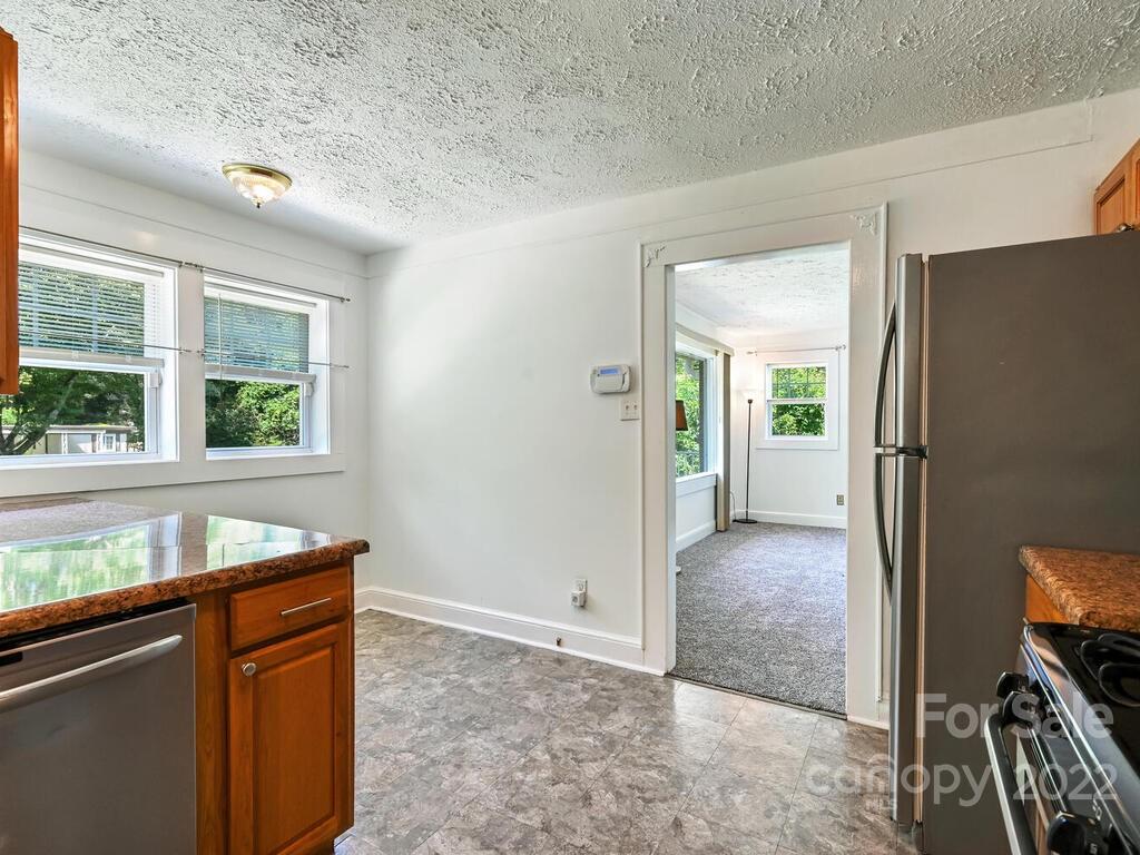105 E Charleston Avenue Swannanoa NC 28778