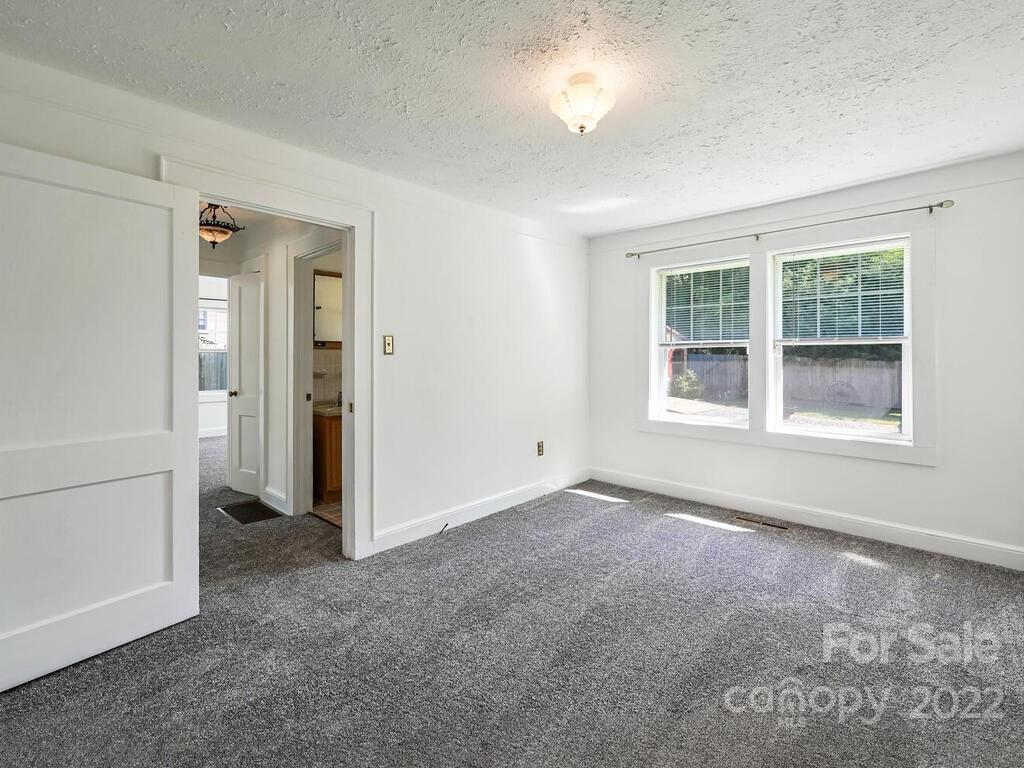 105 E Charleston Avenue Swannanoa NC 28778
