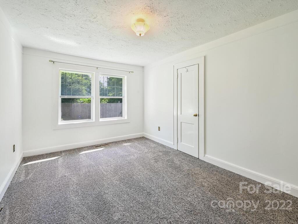 105 E Charleston Avenue Swannanoa NC 28778