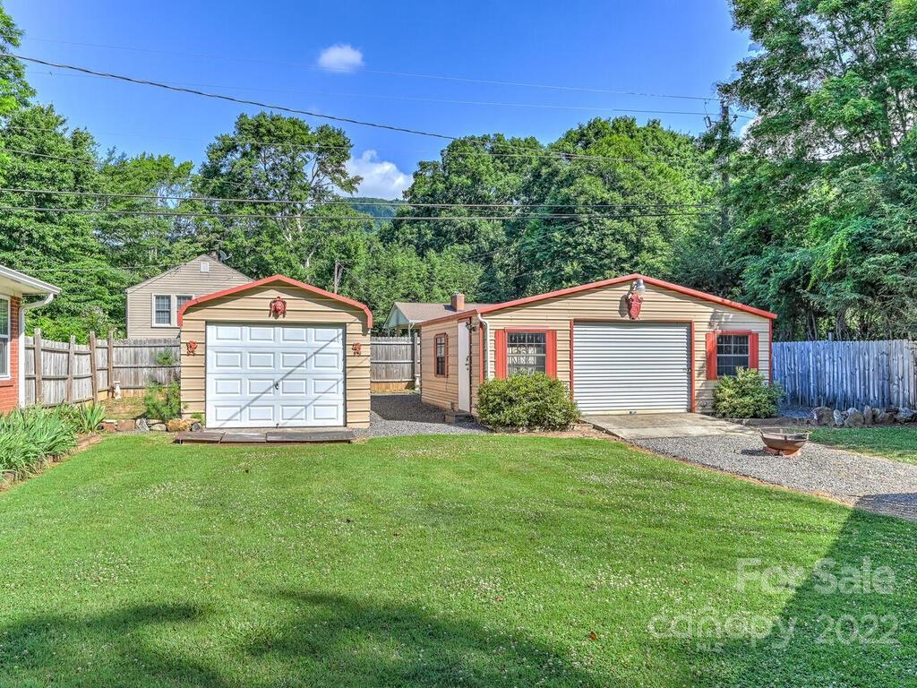 105 E Charleston Avenue Swannanoa NC 28778