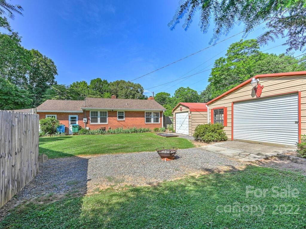 105 E Charleston Avenue Swannanoa NC 28778