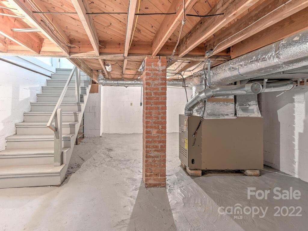 105 E Charleston Avenue Swannanoa NC 28778