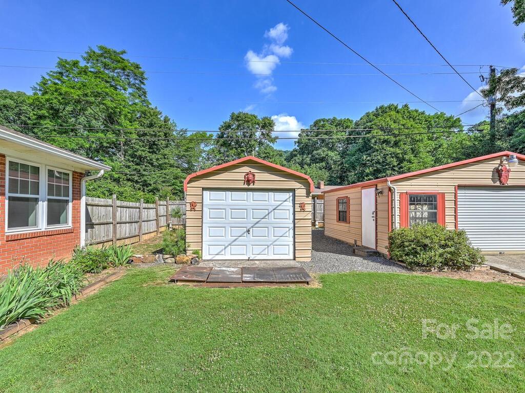 105 E Charleston Avenue Swannanoa NC 28778