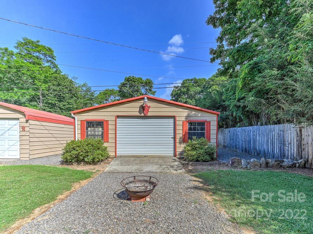 105 E Charleston Avenue Swannanoa NC 28778