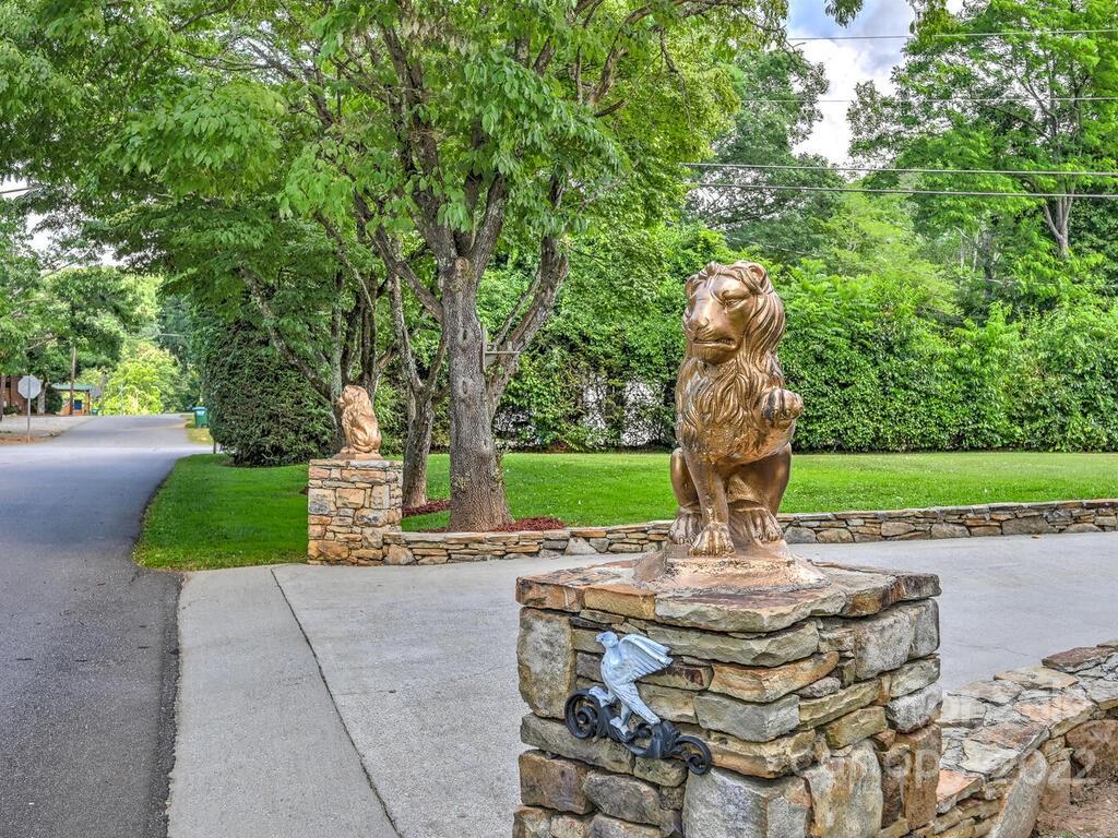 105 E Charleston Avenue Swannanoa NC 28778