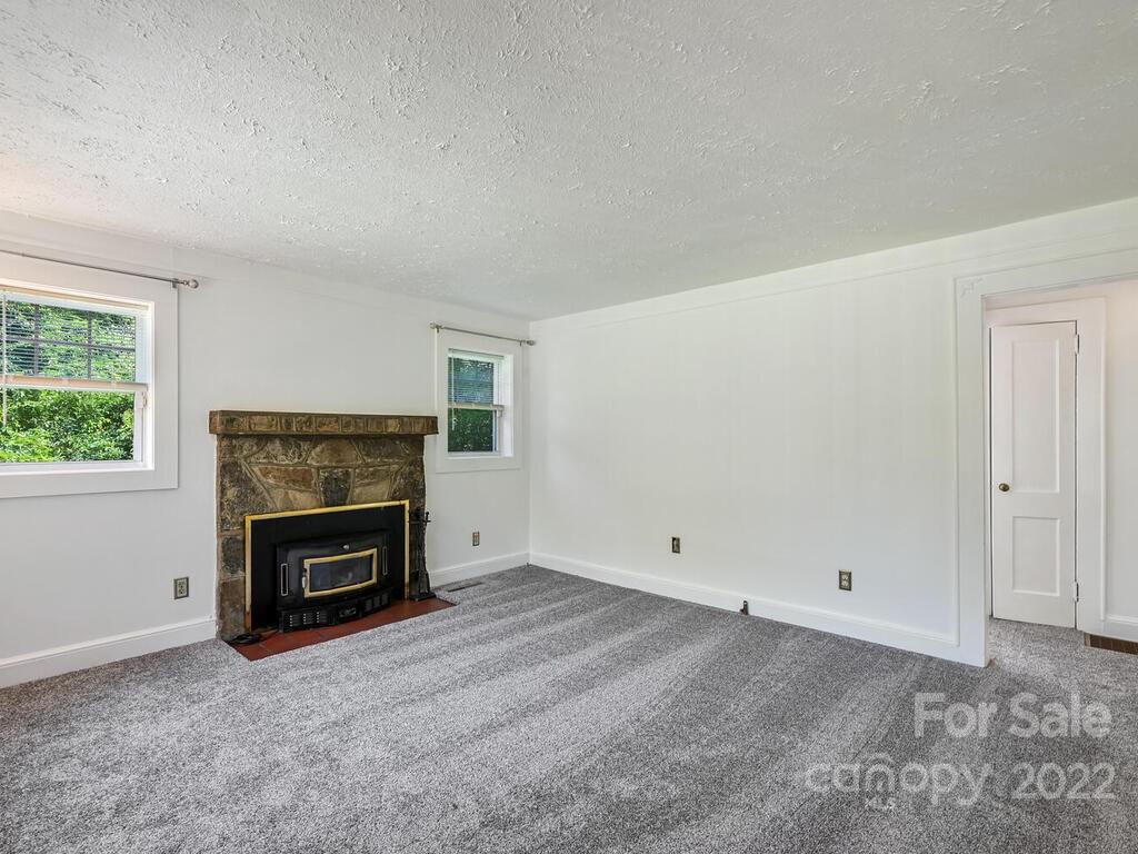 105 E Charleston Avenue Swannanoa NC 28778