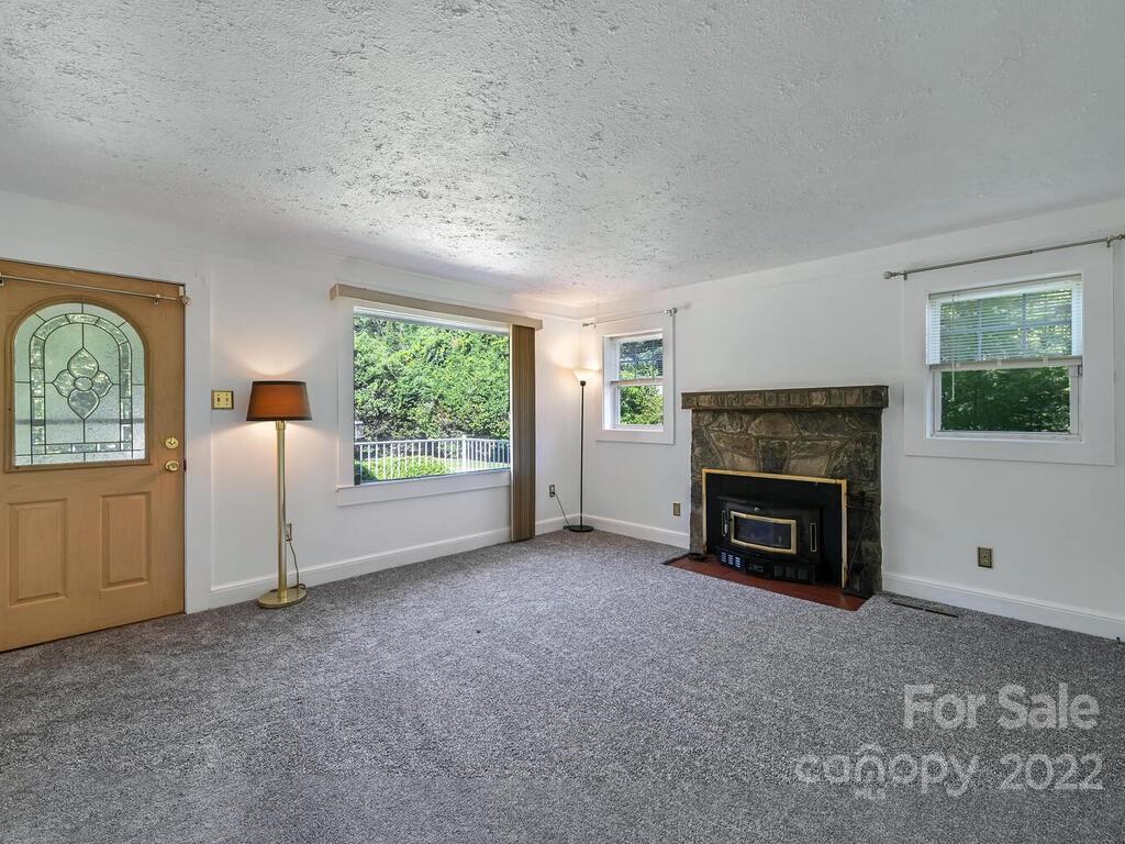 105 E Charleston Avenue Swannanoa NC 28778