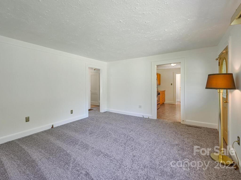 105 E Charleston Avenue Swannanoa NC 28778