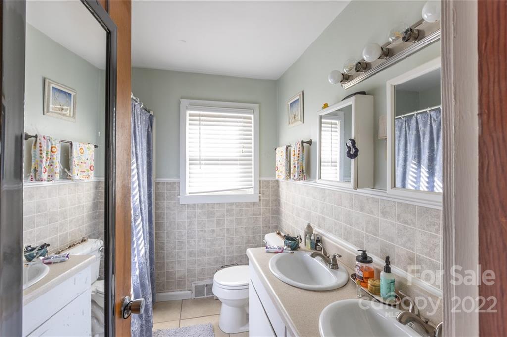 10 Peach Street Asheville NC 28806