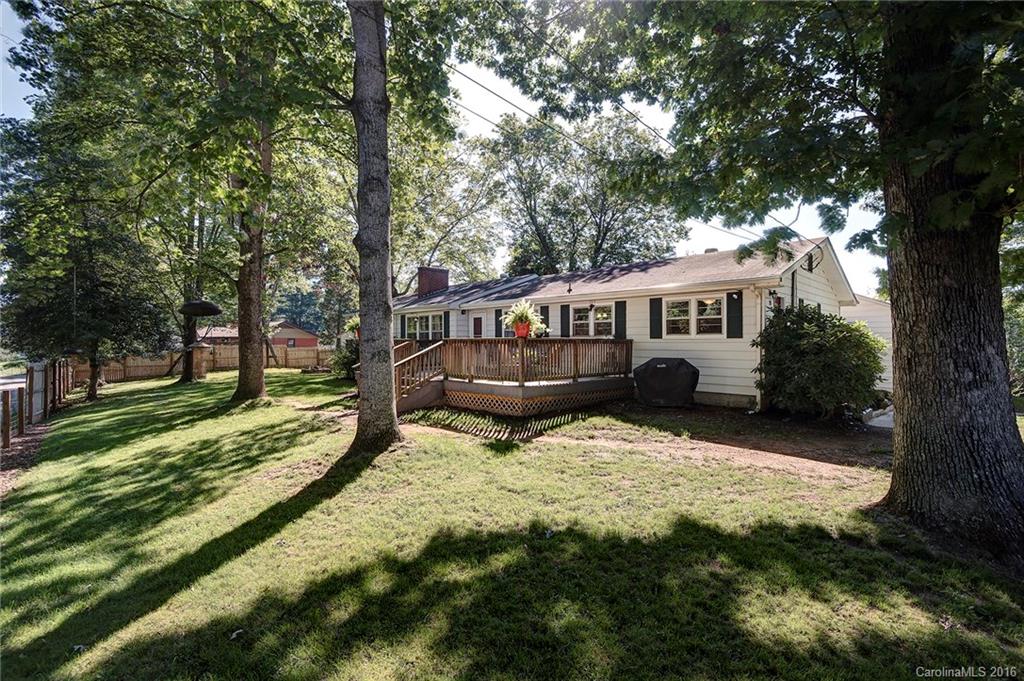 55 Lindsey Road Candler NC 28715