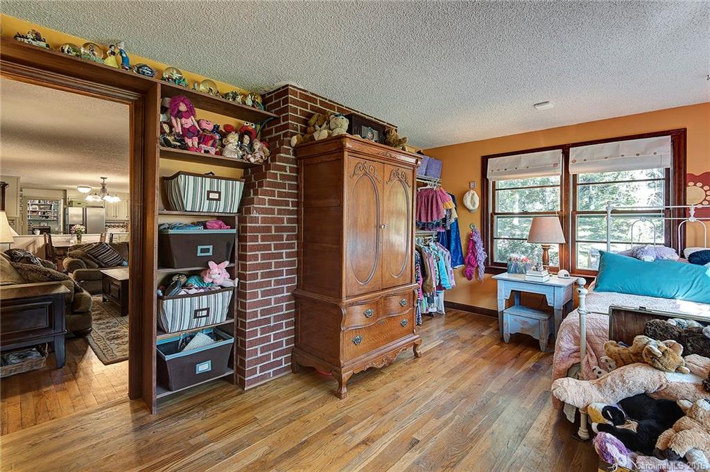 55 Lindsey Road Candler NC 28715