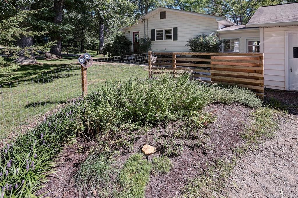 55 Lindsey Road Candler NC 28715