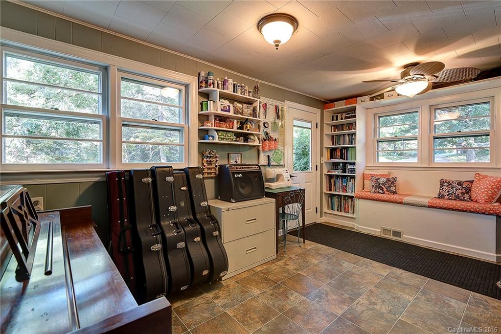 55 Lindsey Road Candler NC 28715