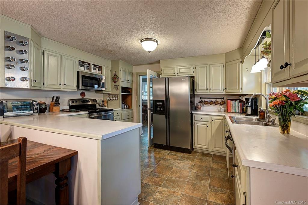 55 Lindsey Road Candler NC 28715
