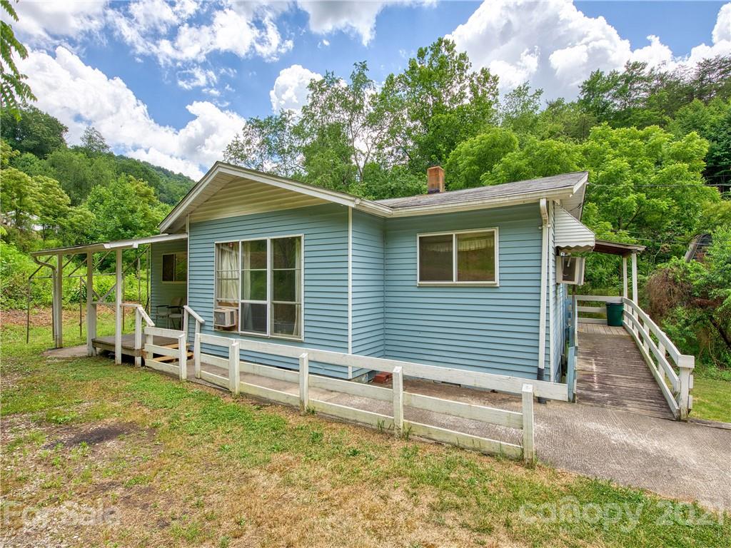 18 Welch Road Candler NC 28715