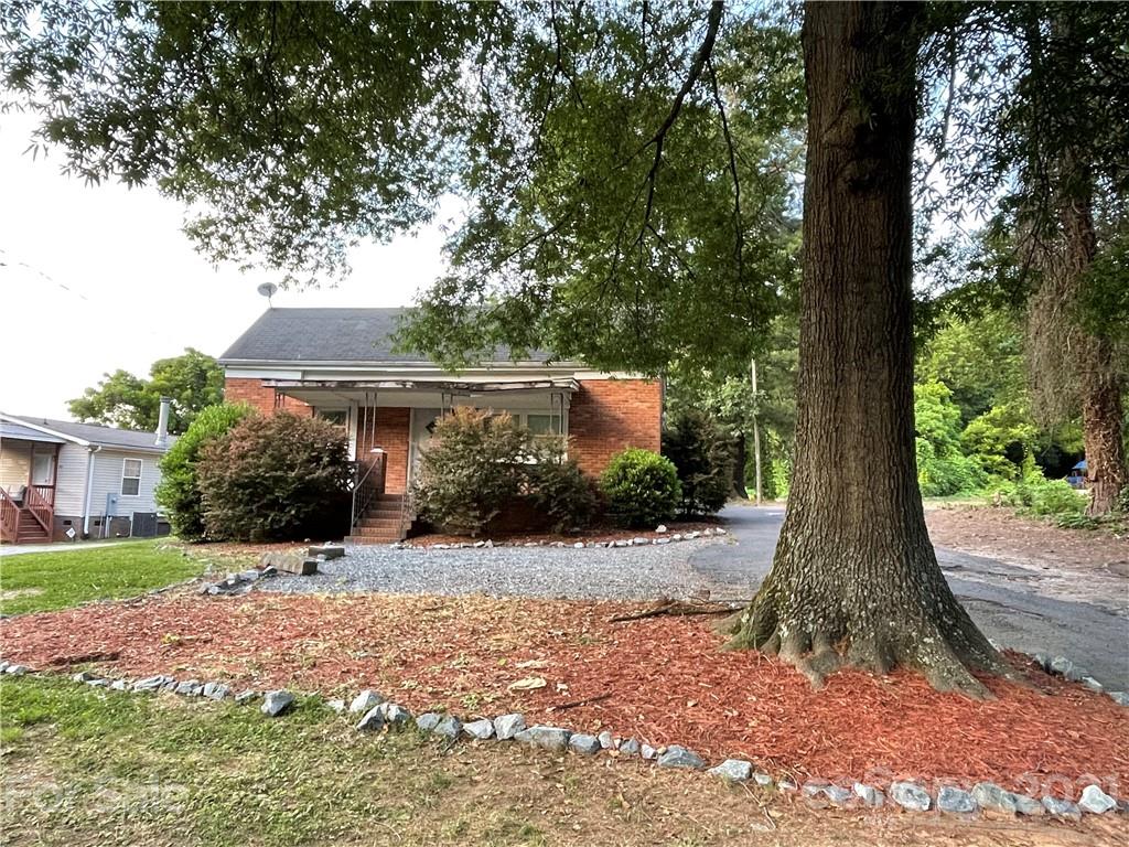 349 W Moore Avenue Mooresville NC 28115