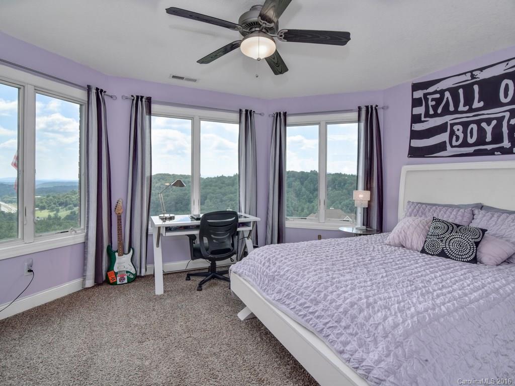 153 Mills Place Asheville NC 28804