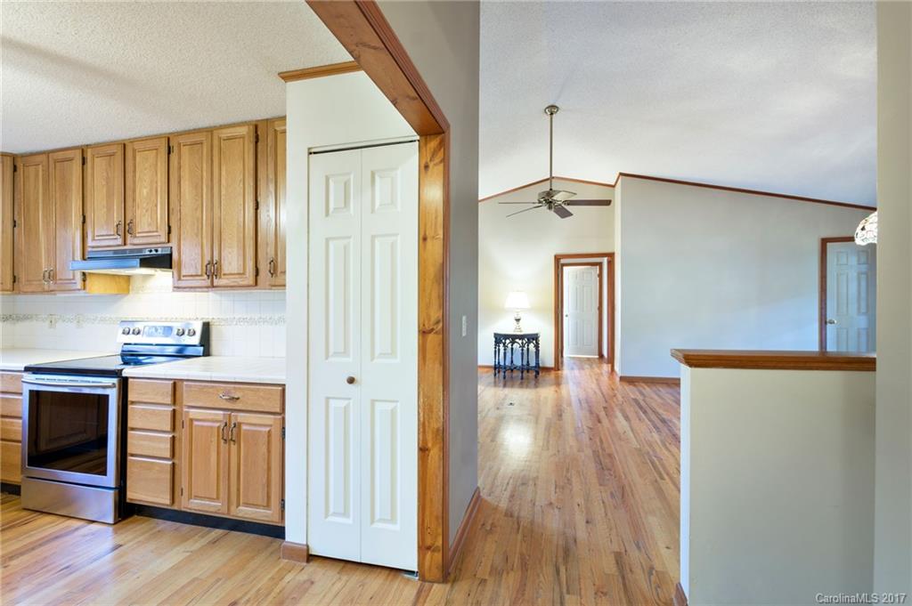 16 Camelfield Road Weaverville NC 28787