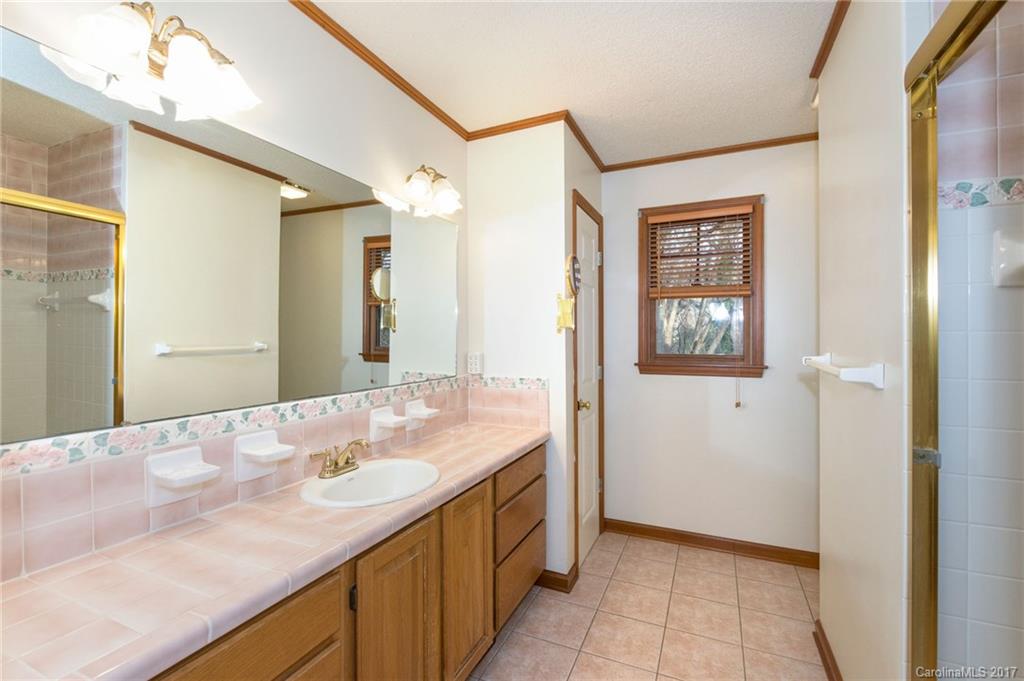 16 Camelfield Road Weaverville NC 28787