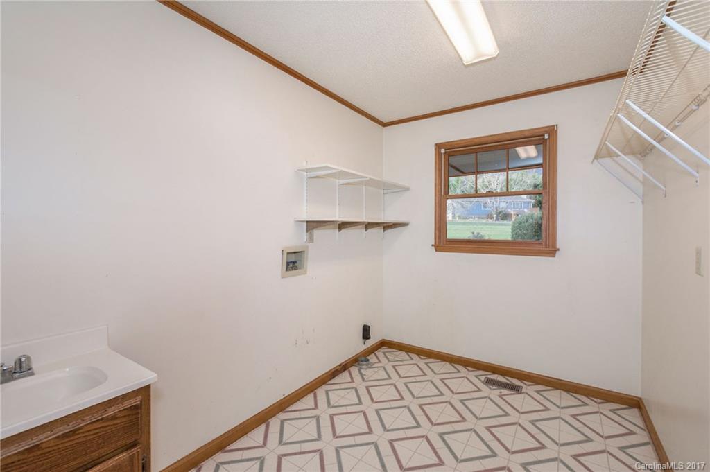 16 Camelfield Road Weaverville NC 28787
